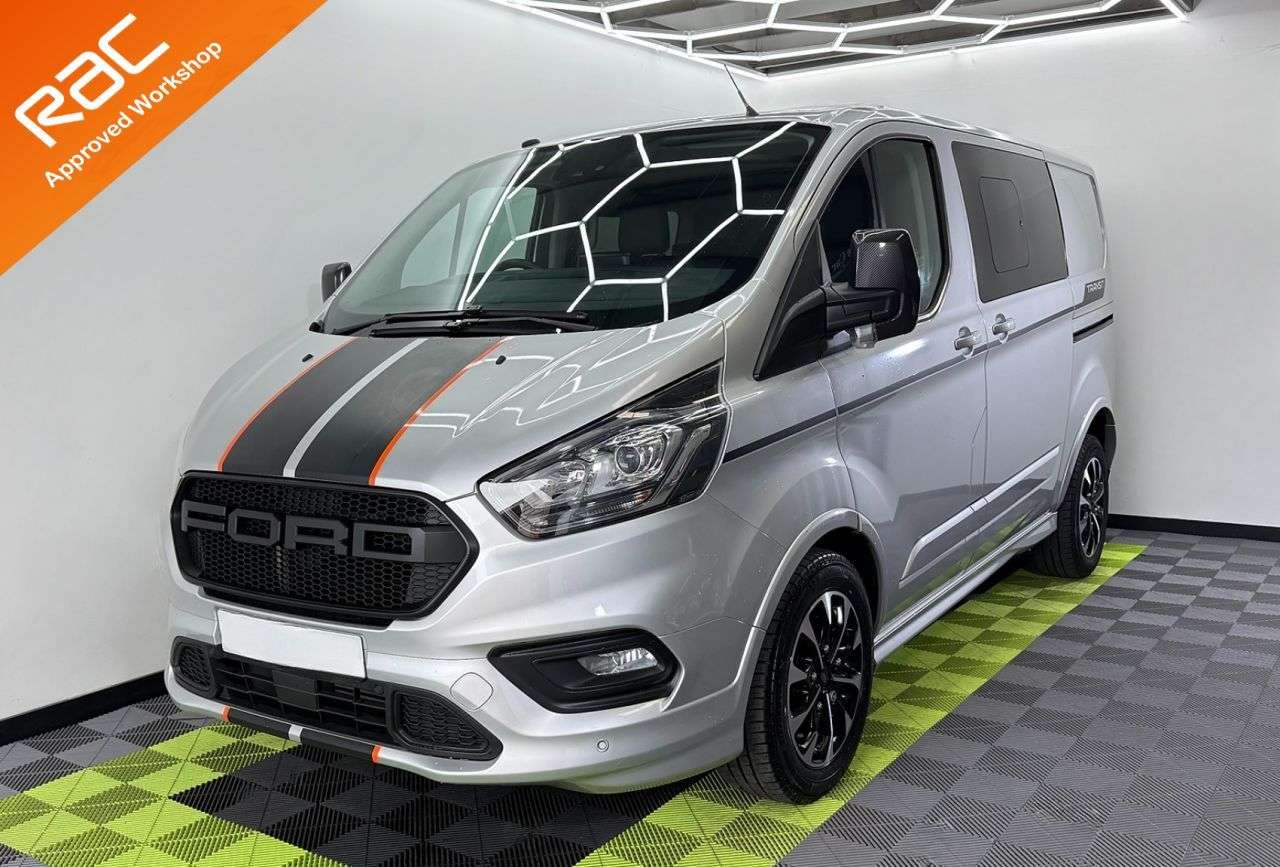 A 2019 FORD TRANSIT CUSTOM 2.0 310 EcoBlue Sport Crew Van Double Cab 6dr Diesel Manual L1 H1 Euro 6 (5 A 2019 FORD TRANSIT CUSTOM 2.0 310 EcoBlue Sport Crew Van Double Cab 6dr Diesel Manual L1 H1 Euro 6 (5