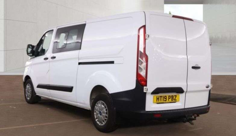 A 2019 FORD TRANSIT CUSTOM 2.0 300 EcoBlue Crew Van Double Cab 5dr Diesel Manual L2 H1 Euro 6 (6 Seat) A 2019 FORD TRANSIT CUSTOM 2.0 300 EcoBlue Crew Van Double Cab 5dr Diesel Manual L2 H1 Euro 6 (6 Seat)