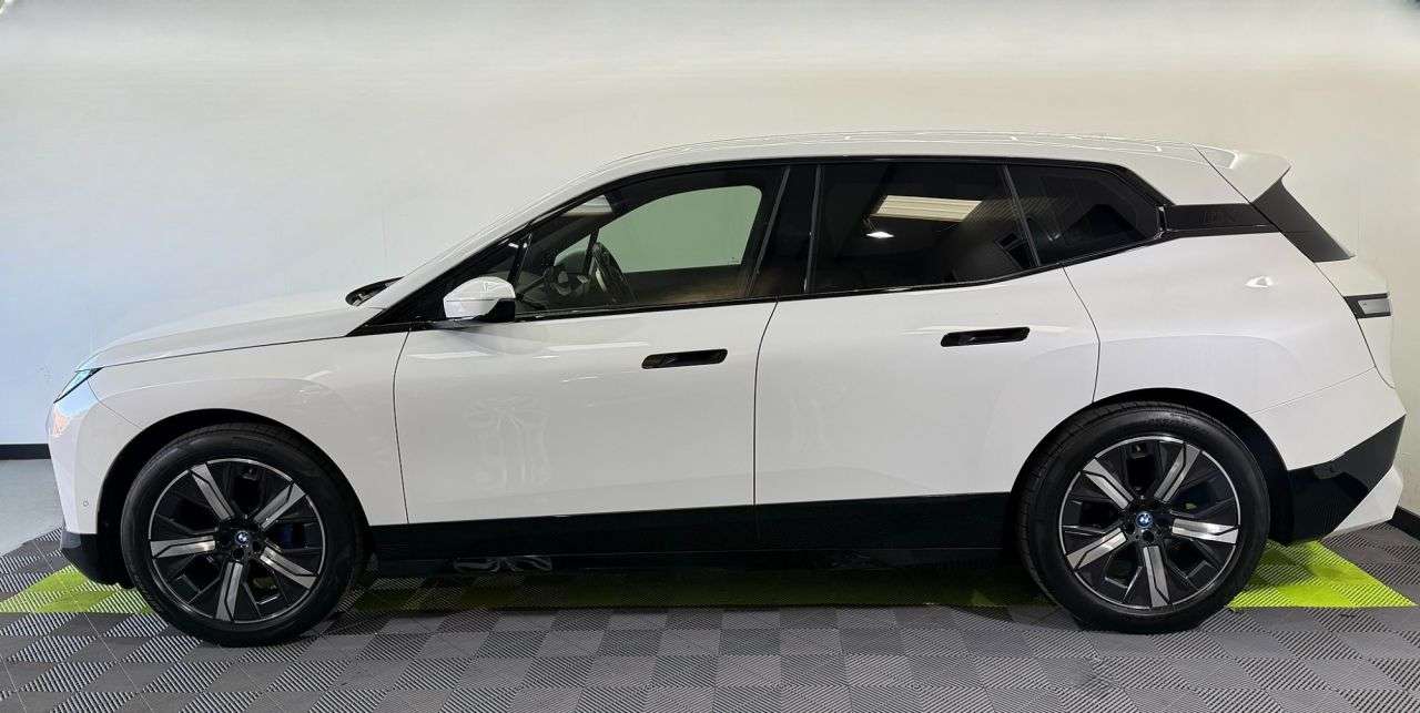 2023 BMW IX 2023 BMW IX