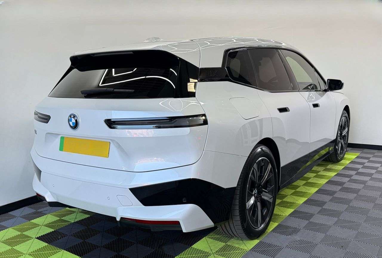 A 2023 BMW IX 40 76.6kWh M Sport SUV 5dr Electric Auto xDrive (11kW Charger) (326 ps) A 2023 BMW IX 40 76.6kWh M Sport SUV 5dr Electric Auto xDrive (11kW Charger) (326 ps)