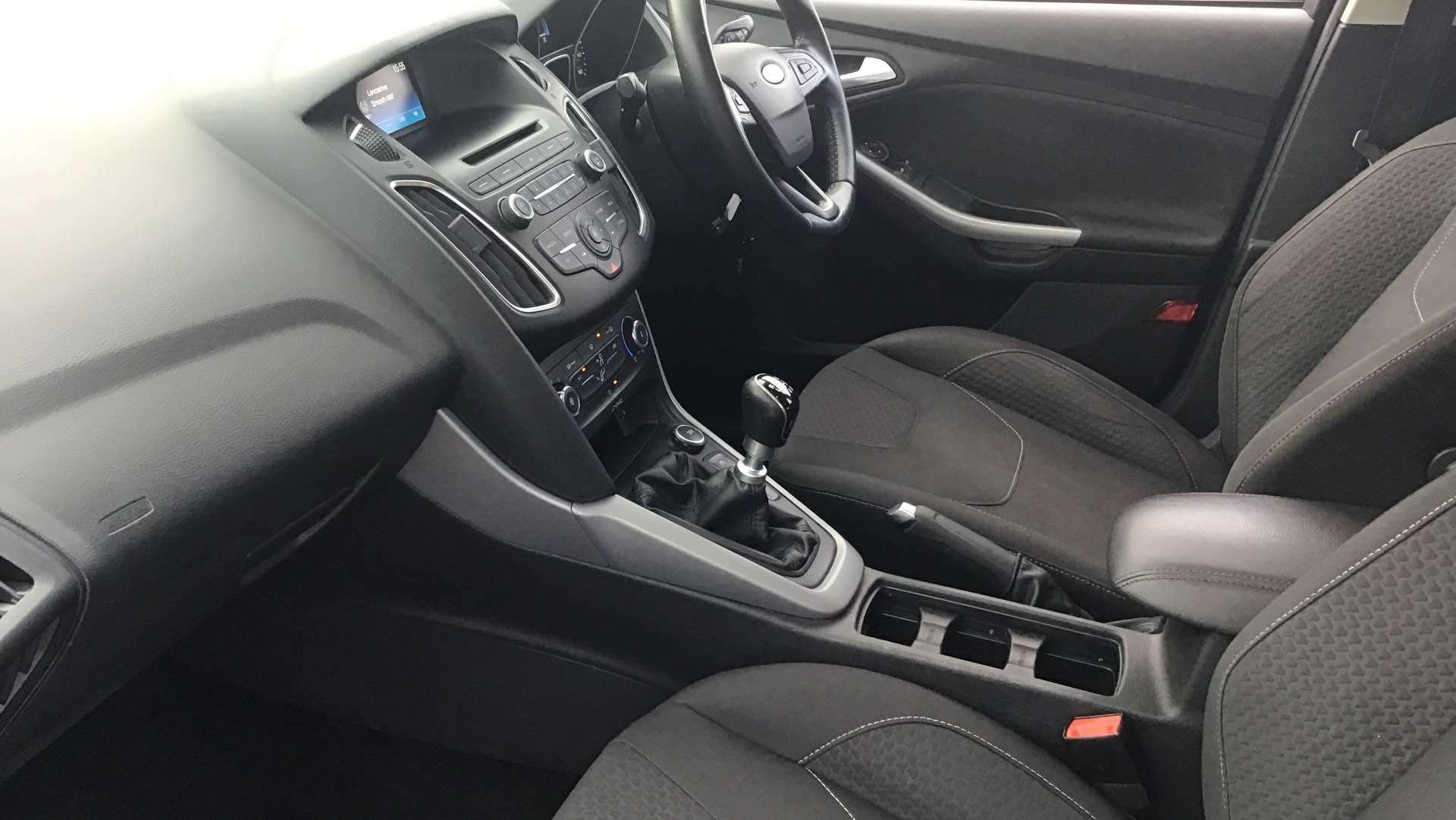 A 2015 FORD FOCUS ZETEC TDCI A 2015 FORD FOCUS ZETEC TDCI