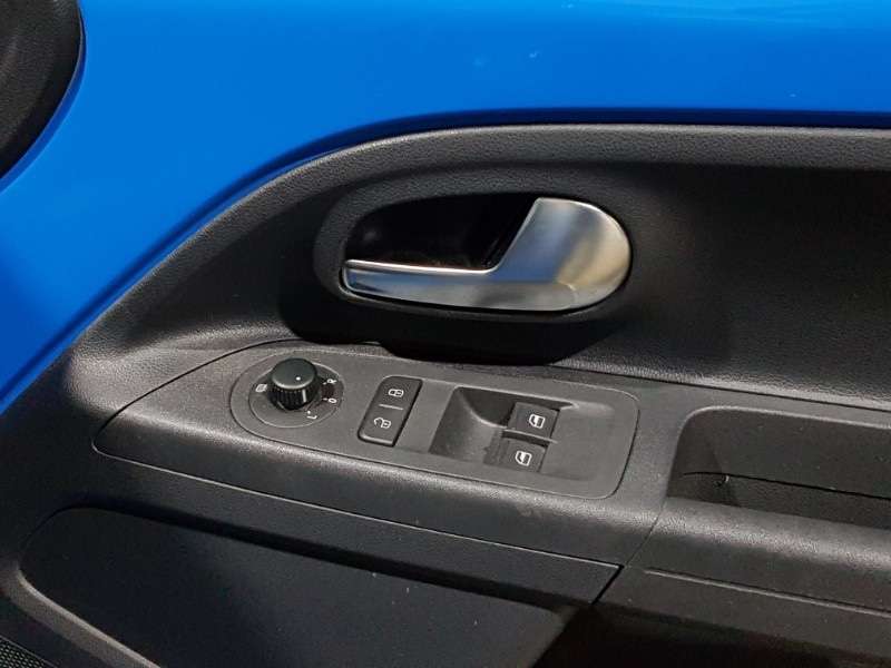 2015 VOLKSWAGEN UP 2015 VOLKSWAGEN UP