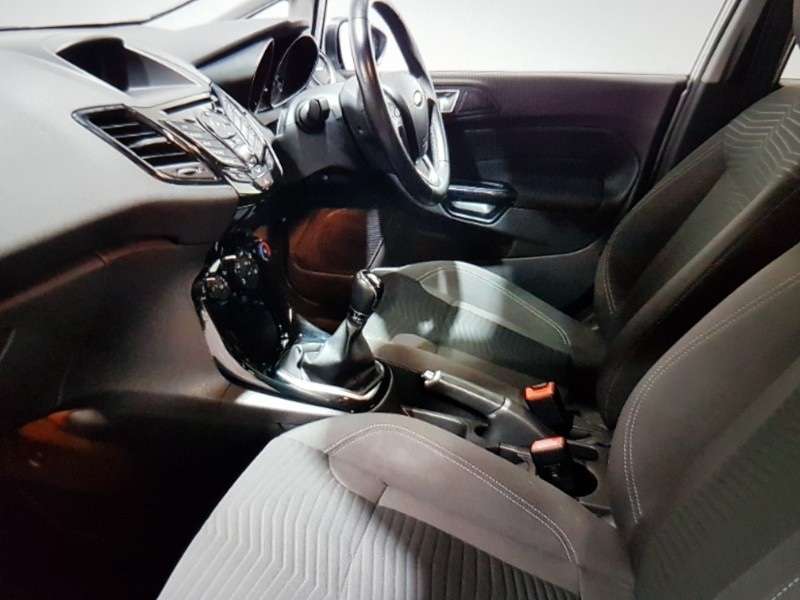 A 2015 FORD FIESTA ZETEC A 2015 FORD FIESTA ZETEC