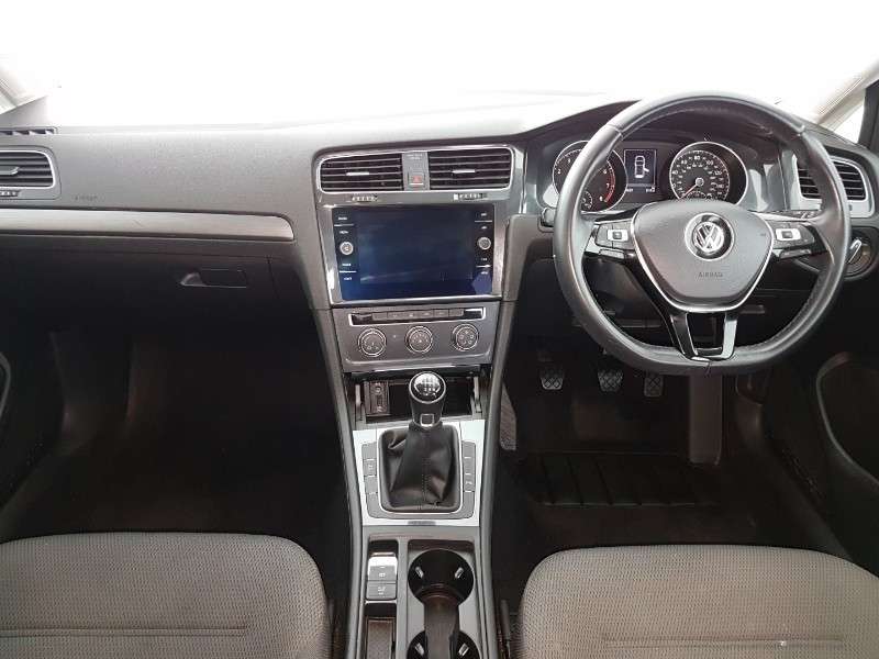 A 2018 VOLKSWAGEN GOLF SE NAVIGATION TSI BLUEMOTION TECHNOLOGY A 2018 VOLKSWAGEN GOLF SE NAVIGATION TSI BLUEMOTION TECHNOLOGY