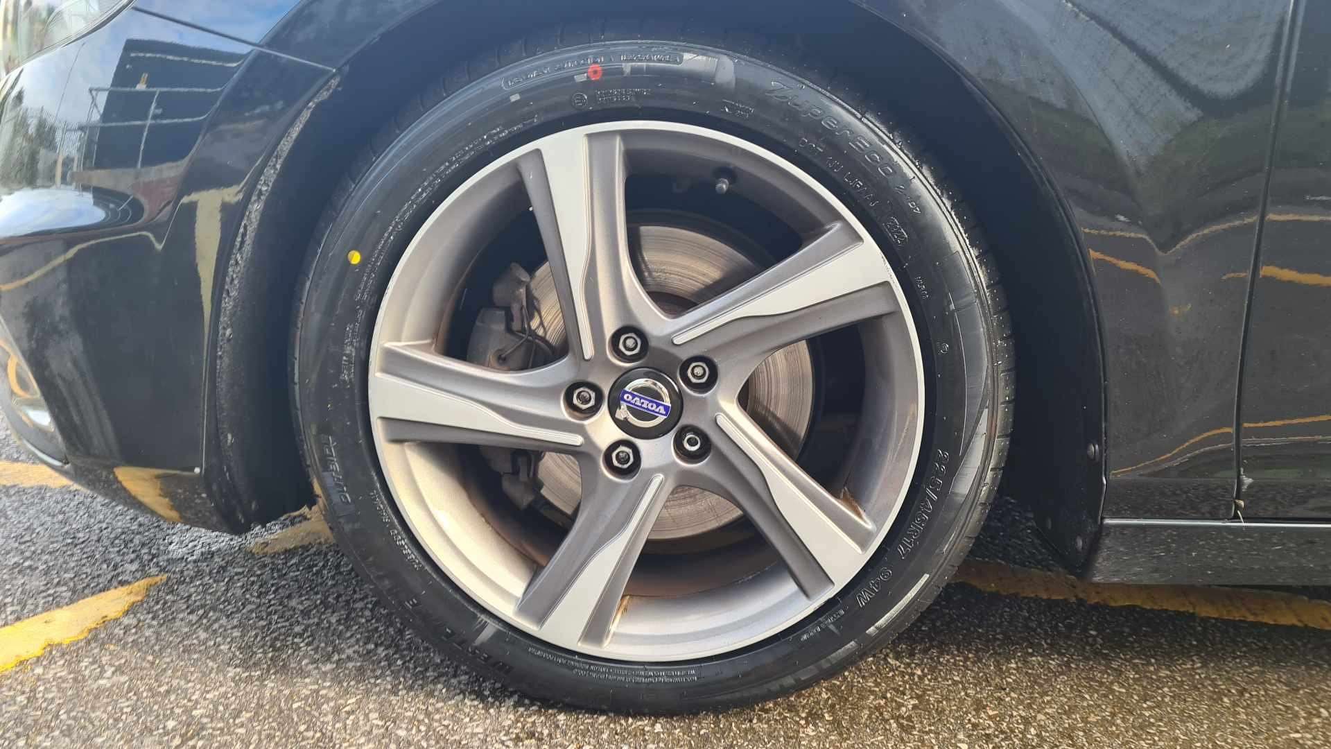 2015 VOLVO V40 2015 VOLVO V40