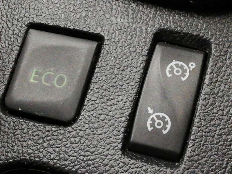 2017 RENAULT CLIO 2017 RENAULT CLIO