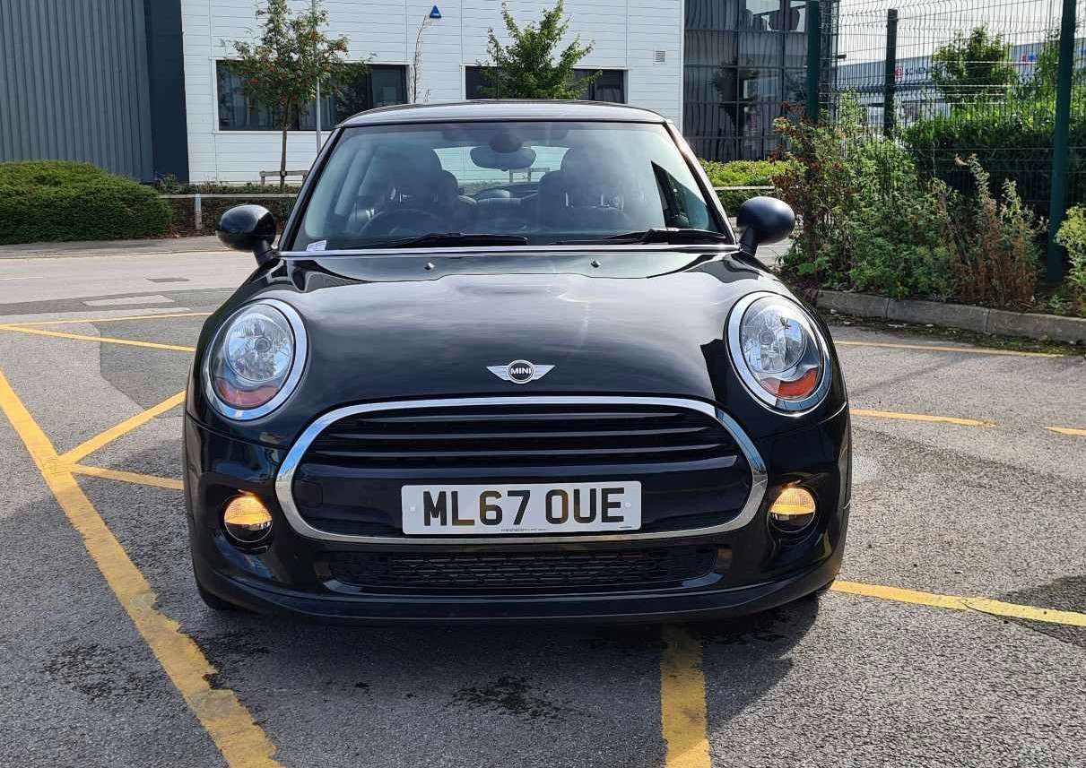 A 2017 MINI MINI COOPER A 2017 MINI MINI COOPER