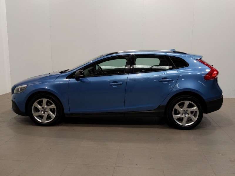 2014 VOLVO V40 2014 VOLVO V40