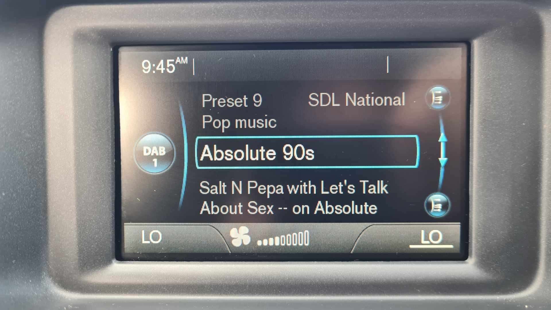 2015 VOLVO V40 2015 VOLVO V40