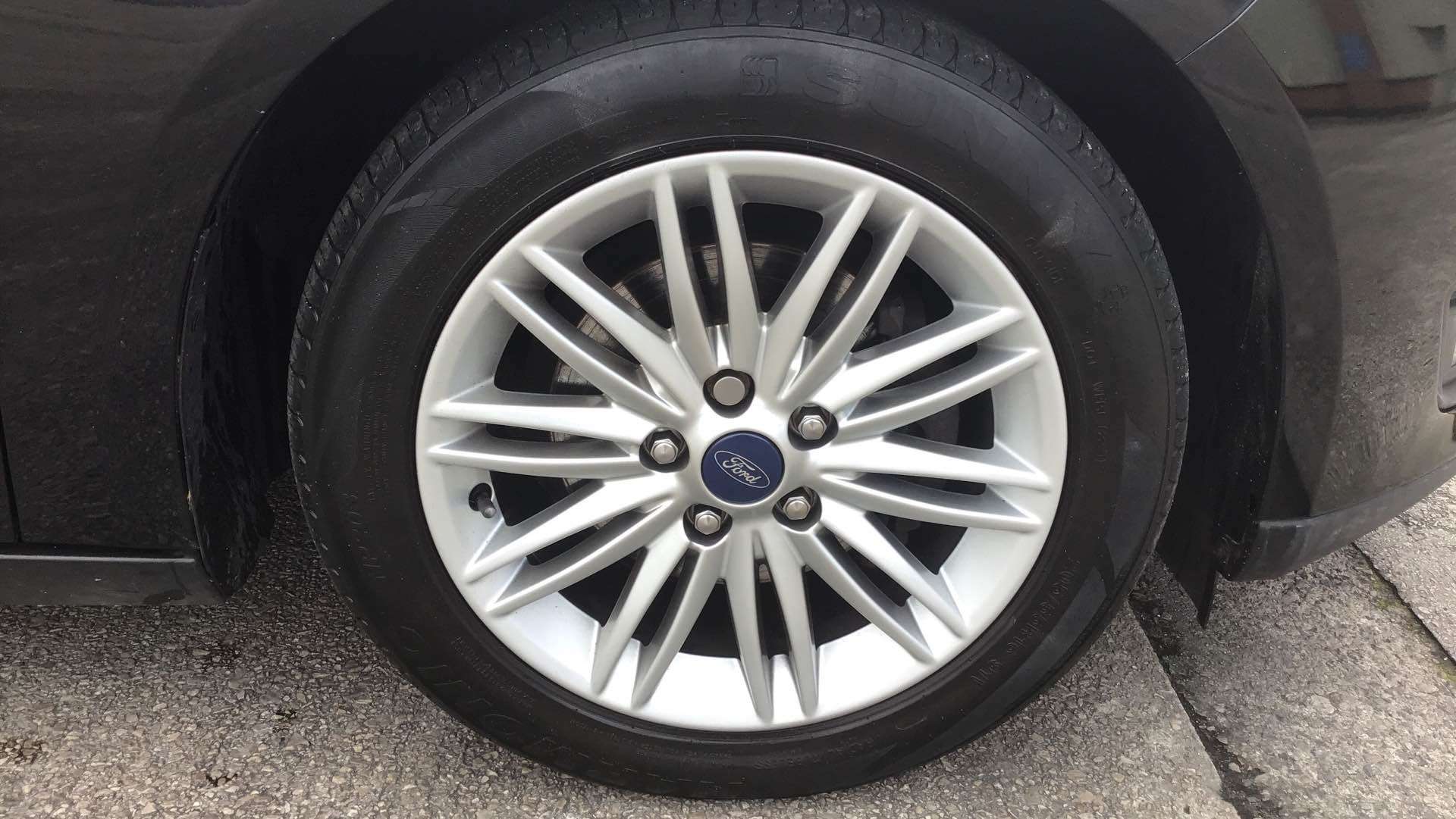 A 2017 FORD FOCUS ZETEC EDITION TDCI A 2017 FORD FOCUS ZETEC EDITION TDCI