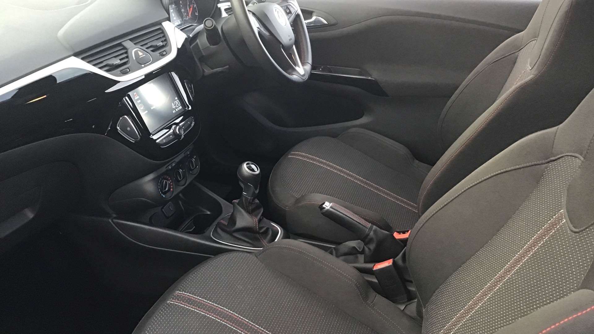 A 2018 VAUXHALL CORSA SRI A 2018 VAUXHALL CORSA SRI