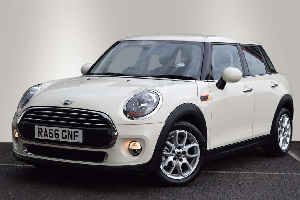 null MINI COOPER null MINI COOPER