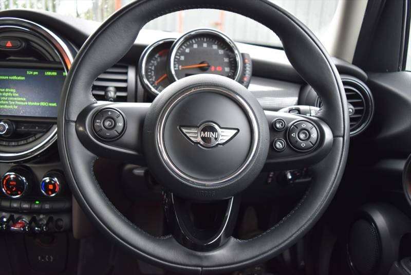 null MINI COOPER null MINI COOPER