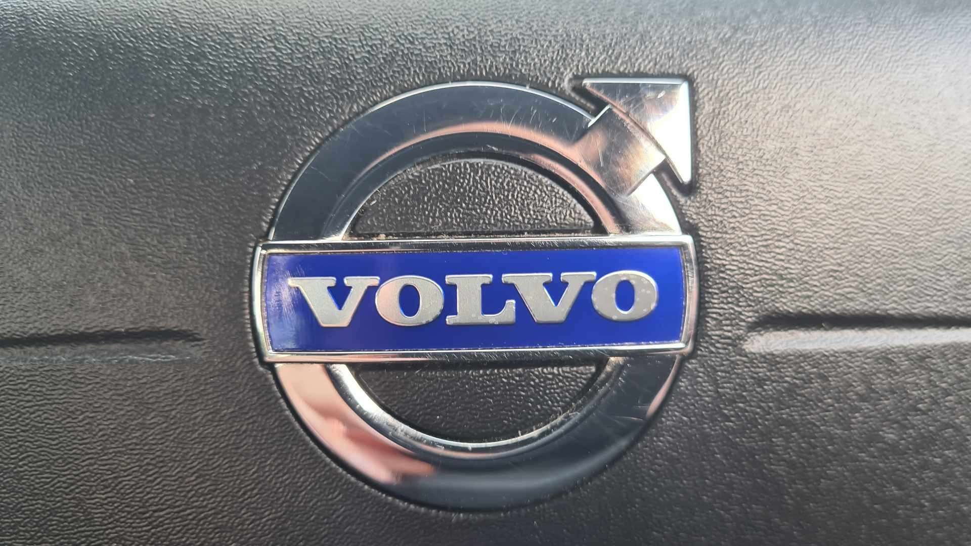 2015 VOLVO V40 2015 VOLVO V40