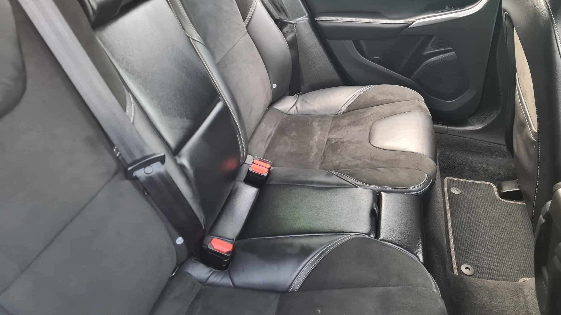 2015 VOLVO V40 2015 VOLVO V40