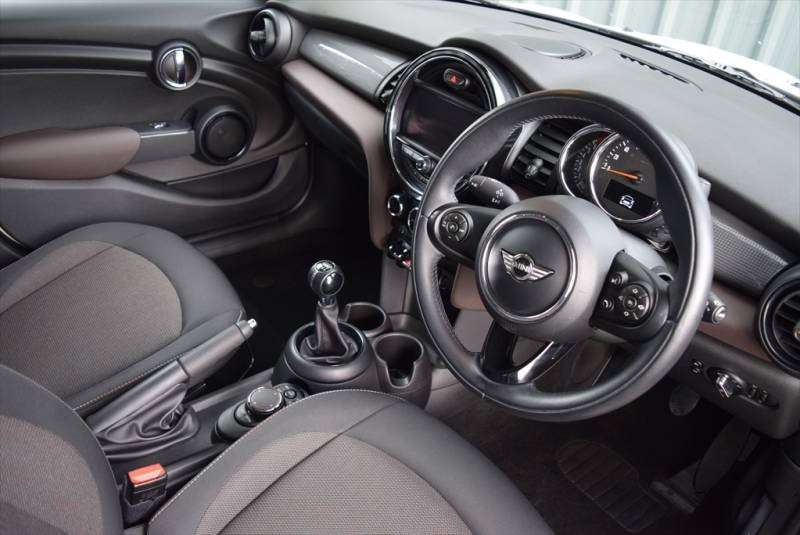 null MINI COOPER null MINI COOPER