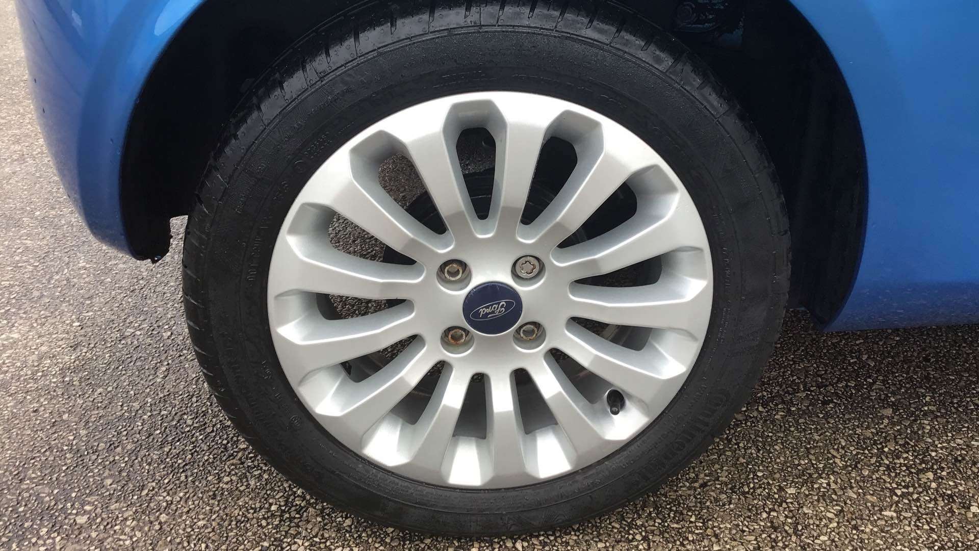 A 2015 FORD KA ZETEC A 2015 FORD KA ZETEC