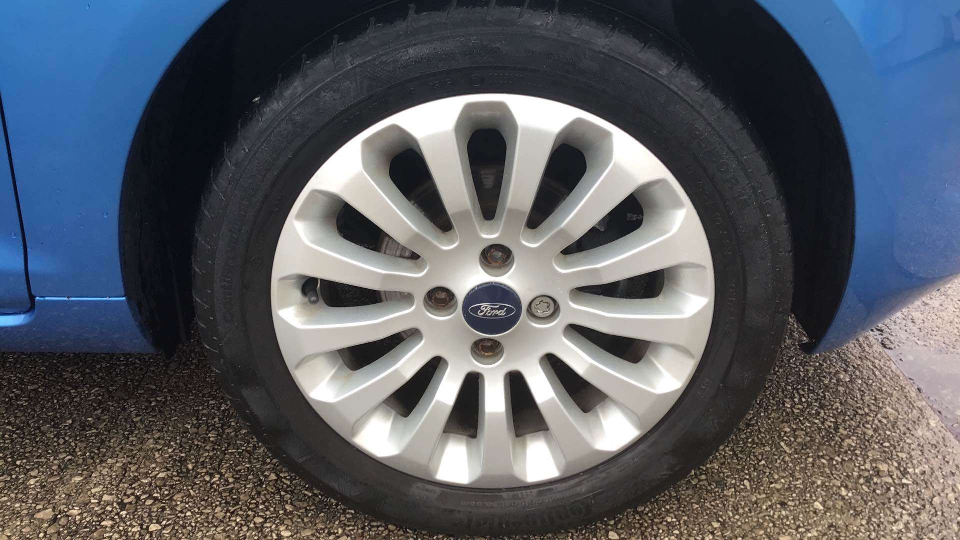 A 2015 FORD KA ZETEC A 2015 FORD KA ZETEC