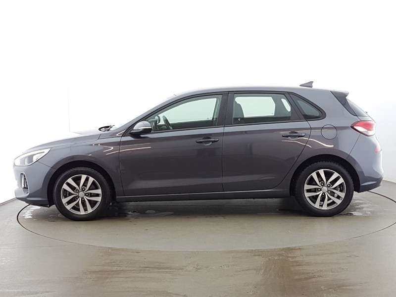 A 2017 HYUNDAI I30 CRDI SE NAV A 2017 HYUNDAI I30 CRDI SE NAV