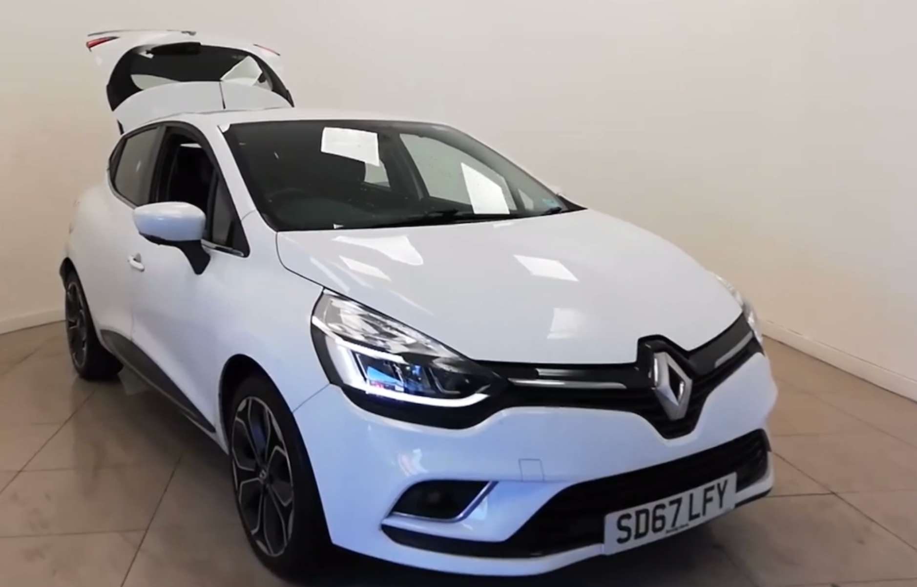 2017 RENAULT CLIO 2017 RENAULT CLIO