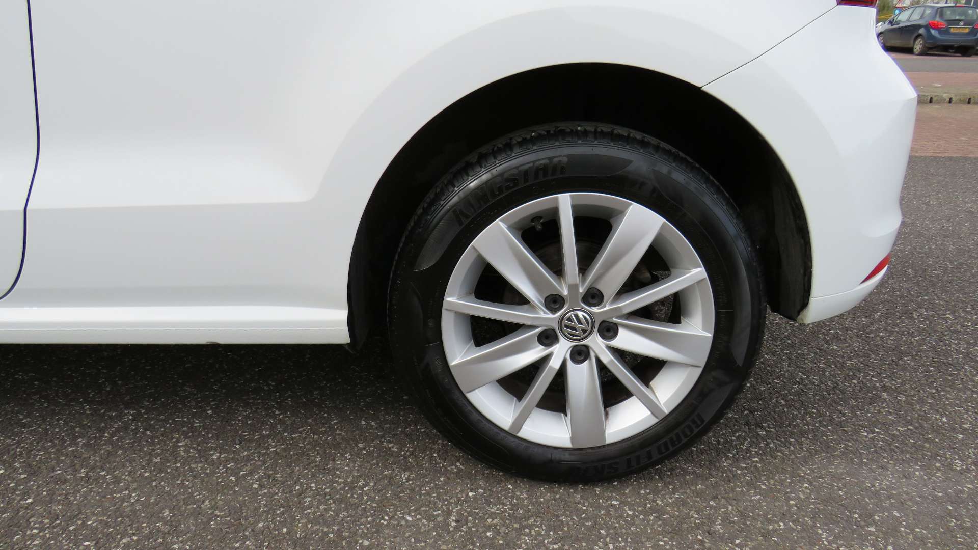 2015 VOLKSWAGEN POLO 2015 VOLKSWAGEN POLO