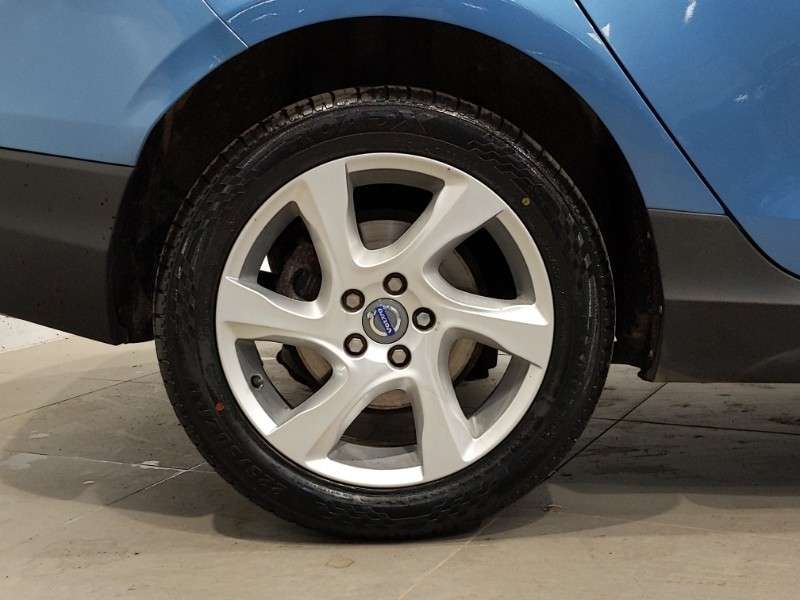 2014 VOLVO V40 2014 VOLVO V40