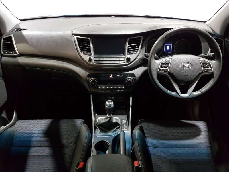 A 2016 HYUNDAI TUCSON CRDI SE NAV BLUE DRIVE A 2016 HYUNDAI TUCSON CRDI SE NAV BLUE DRIVE