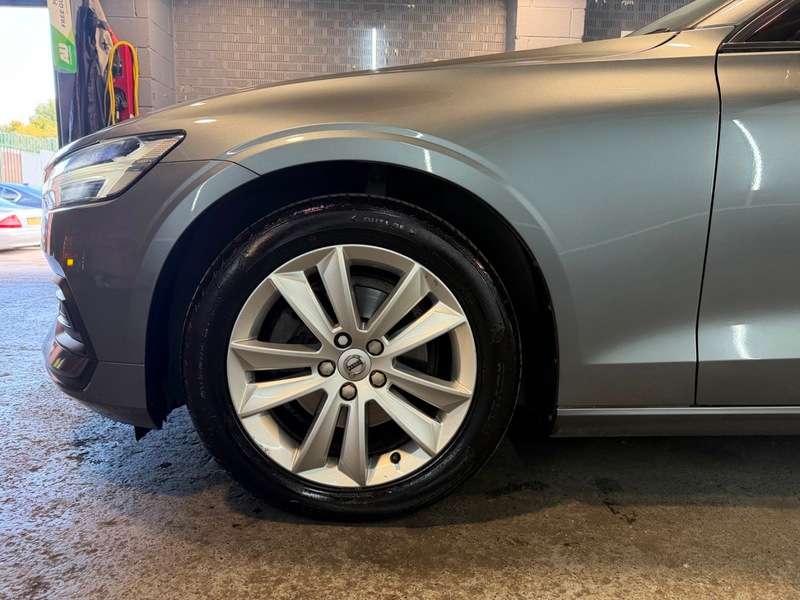 2019 VOLVO V60 2019 VOLVO V60
