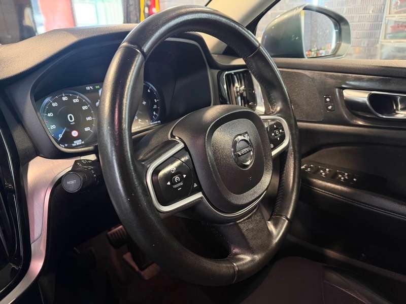 2019 VOLVO V60 2019 VOLVO V60
