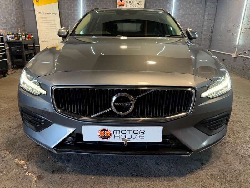 A 2019 VOLVO V60 2.0 D3 Momentum Plus Euro 6 (s/s) A 2019 VOLVO V60 2.0 D3 Momentum Plus Euro 6 (s/s)