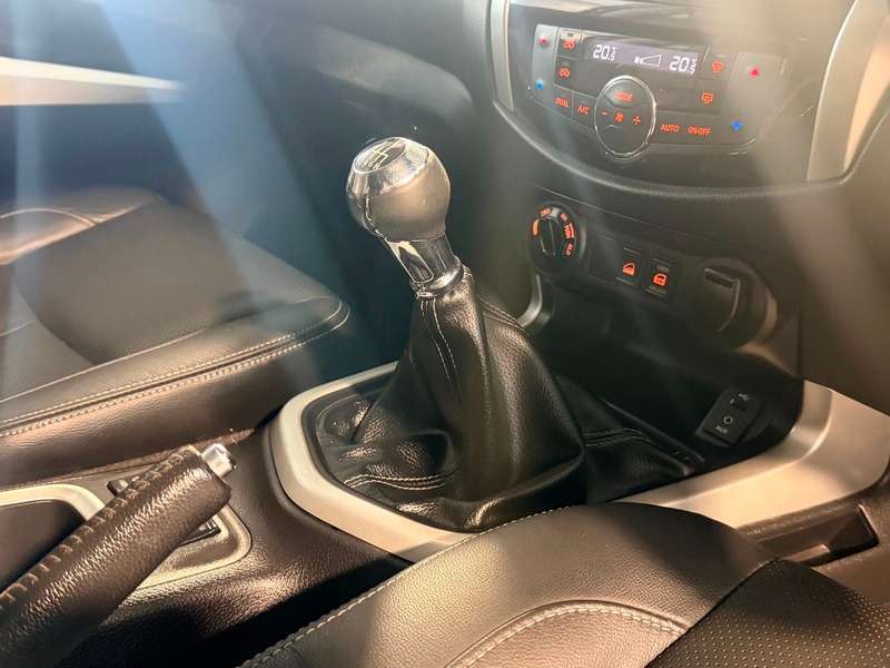 2016 NISSAN NAVARA 2016 NISSAN NAVARA