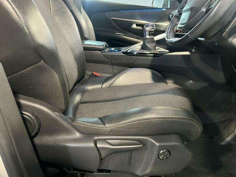 2019 PEUGEOT 3008 2019 PEUGEOT 3008