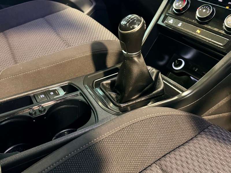 2018 VOLKSWAGEN TOURAN 2018 VOLKSWAGEN TOURAN