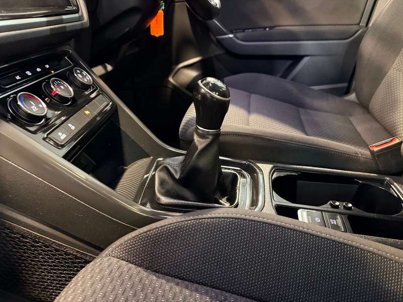 2018 VOLKSWAGEN TOURAN 2018 VOLKSWAGEN TOURAN