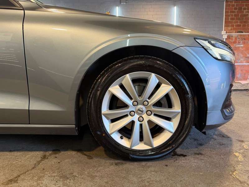 2019 VOLVO V60 2019 VOLVO V60