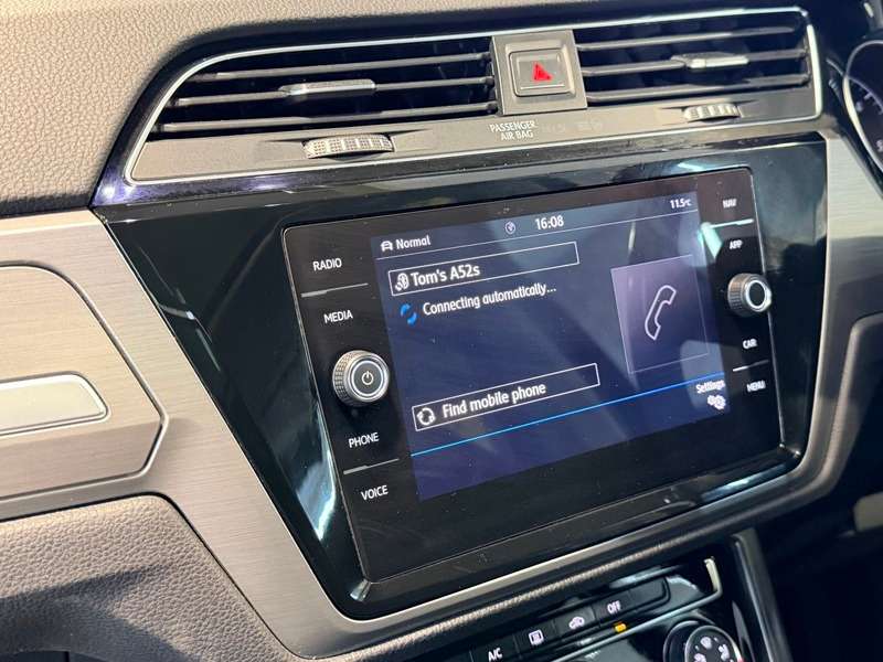 2018 VOLKSWAGEN TOURAN 2018 VOLKSWAGEN TOURAN