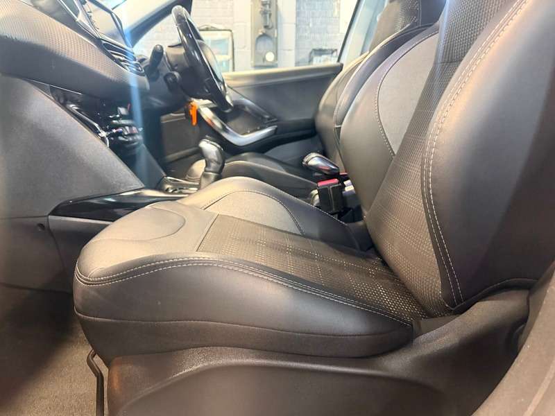 2017 PEUGEOT 2008 2017 PEUGEOT 2008