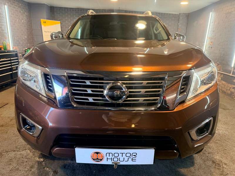 A 2016 NISSAN NAVARA 2.3 dCi Tekna Pickup Double Cab 4WD Euro 5 A 2016 NISSAN NAVARA 2.3 dCi Tekna Pickup Double Cab 4WD Euro 5