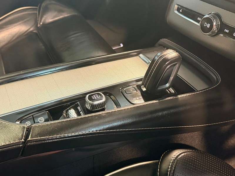 2020 VOLVO XC90 2020 VOLVO XC90
