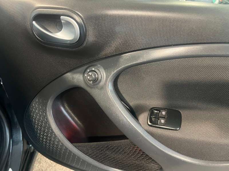 2021 SMART FORFOUR 2021 SMART FORFOUR