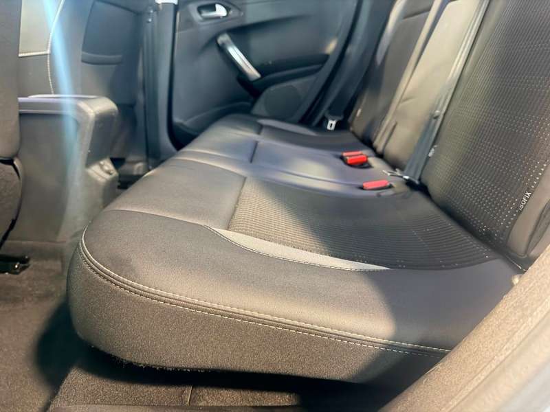 2017 PEUGEOT 2008 2017 PEUGEOT 2008