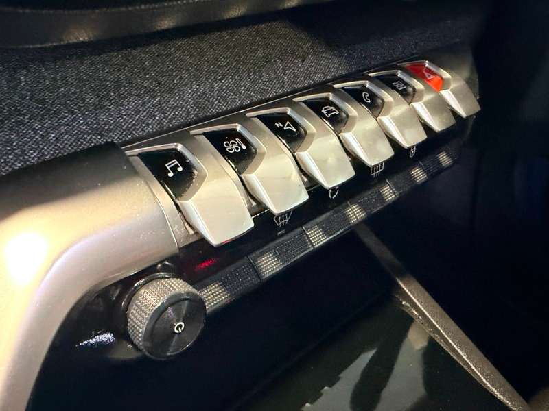 2018 PEUGEOT 3008 2018 PEUGEOT 3008