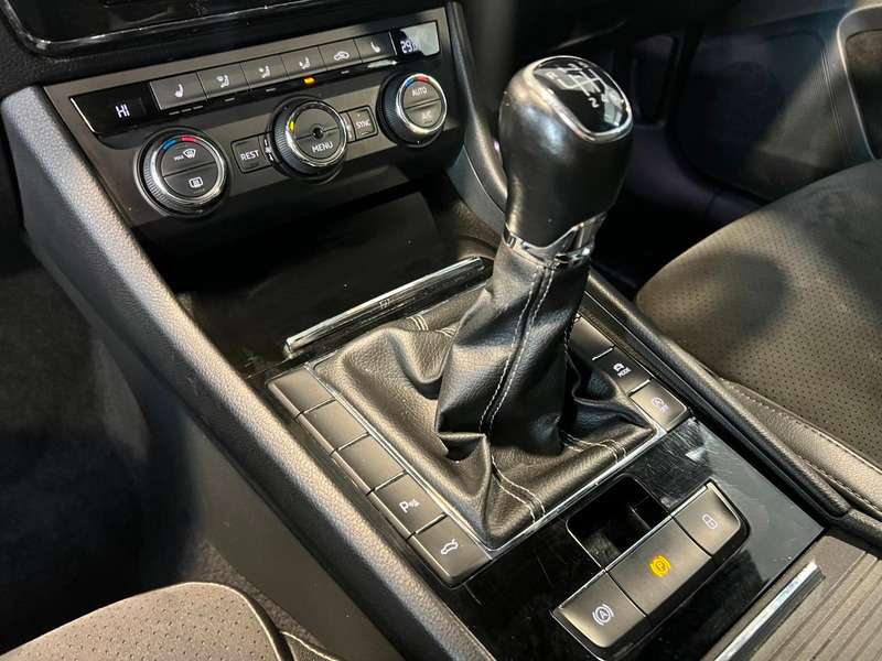 2016 SKODA SUPERB 2016 SKODA SUPERB