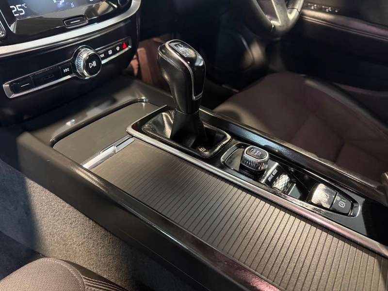 2019 VOLVO V60 2019 VOLVO V60