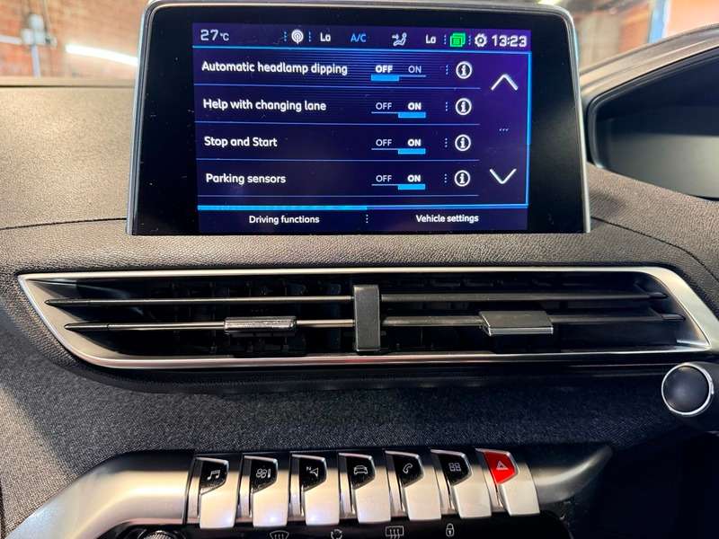 2018 PEUGEOT 3008 2018 PEUGEOT 3008