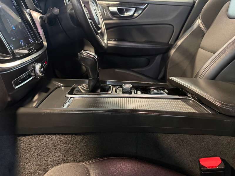 2019 VOLVO V60 2019 VOLVO V60