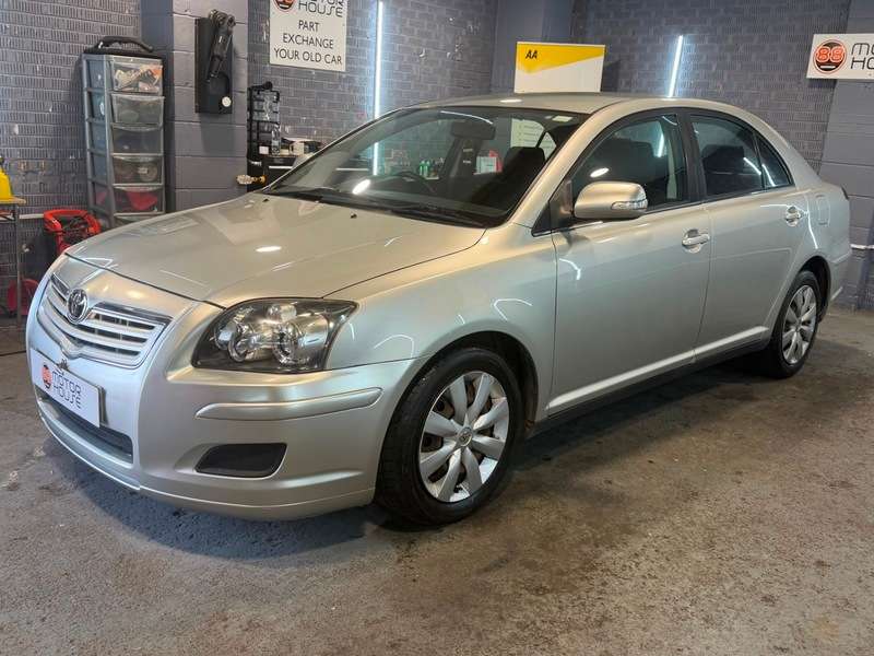 A 2009 TOYOTA AVENSIS 2.0 D-4D T2 Hatchback 5dr Diesel Manual (146 g/km, 125 bhp) A 2009 TOYOTA AVENSIS 2.0 D-4D T2 Hatchback 5dr Diesel Manual (146 g/km, 125 bhp)