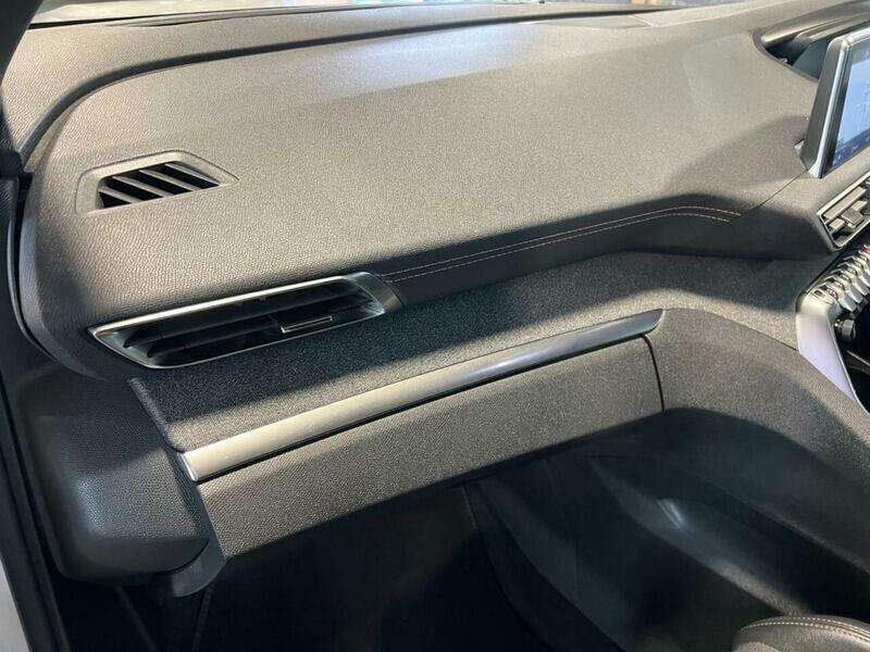 2019 PEUGEOT 3008 2019 PEUGEOT 3008