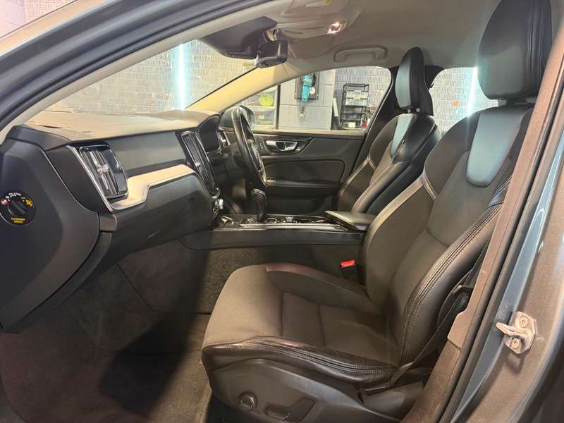 2019 VOLVO V60 2019 VOLVO V60