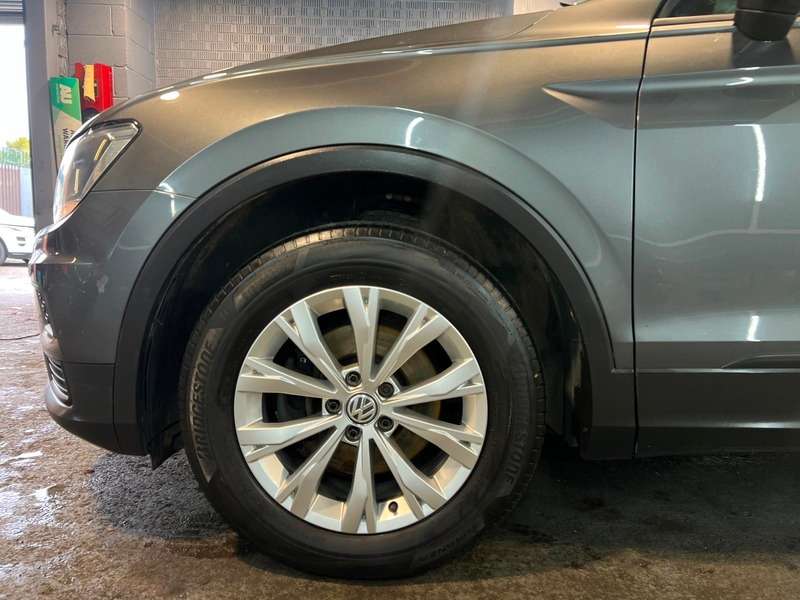 2017 VOLKSWAGEN TIGUAN 2017 VOLKSWAGEN TIGUAN